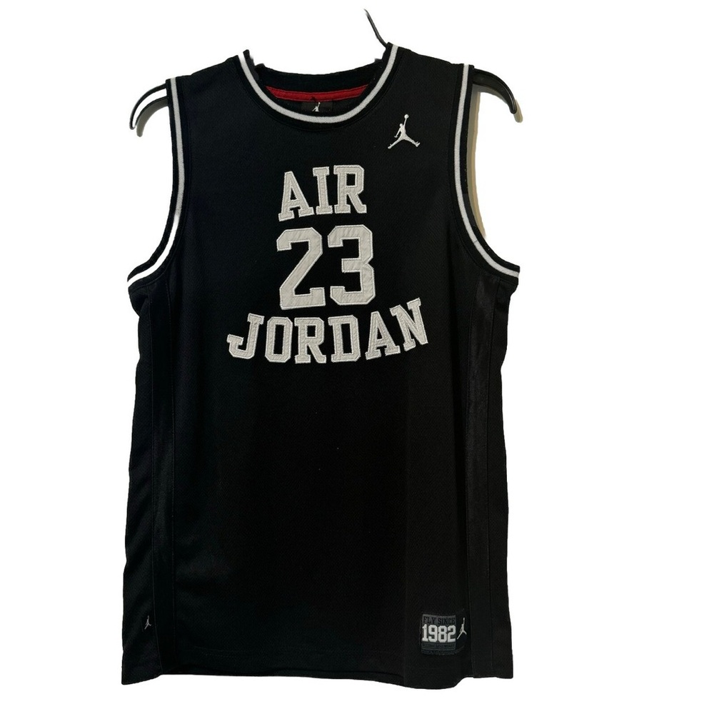 Air Jordan Kids Black & White 23 Jersey 1982 size M 5-6yrs